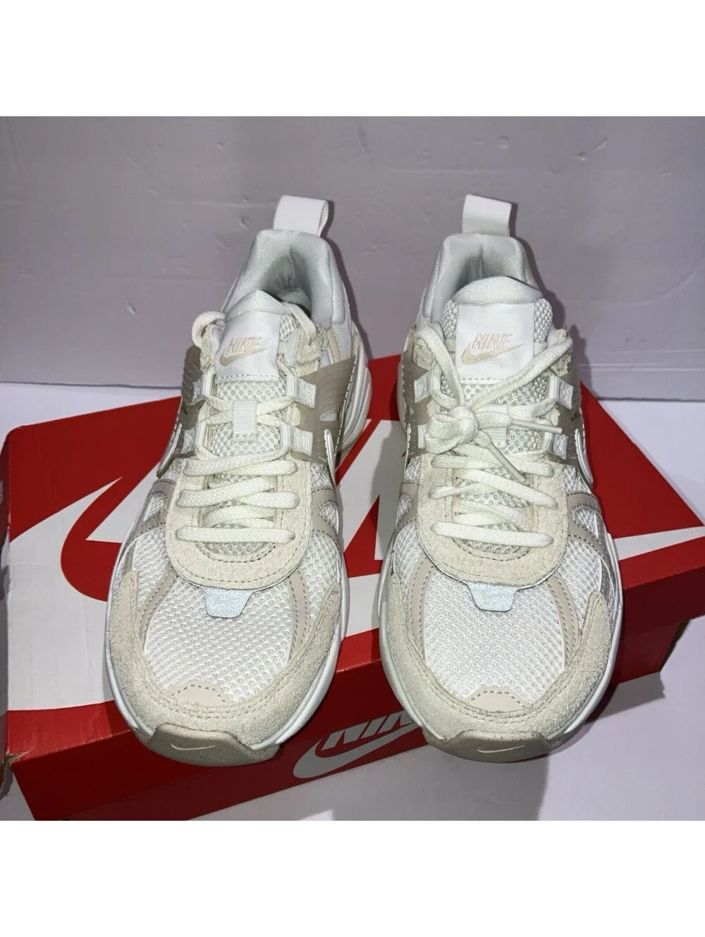 Nike V2K Run Sail Sanddrift Phantom Women's Size 8 Mesh Lace-Up HV3917-133 NEW